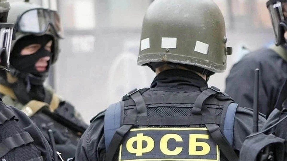 Менял никнеймы, но не смог остаться незамеченным: ФСБ задержала ялтинца за призывы к насилию