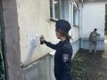 Полицейские Севастополя закрасили надписи с рекламой запрещённых веществ