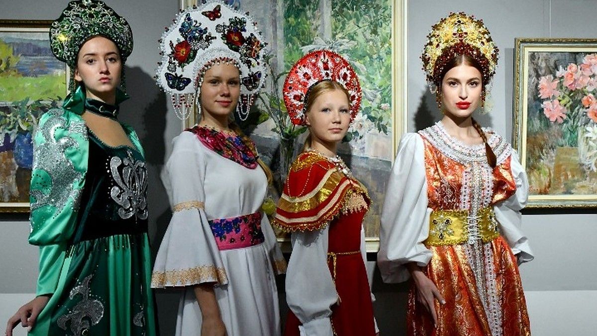 «И в пир, и в мир, и в добрые люди»: в Симферополе начался IV сезон «Моды народов Крыма»
