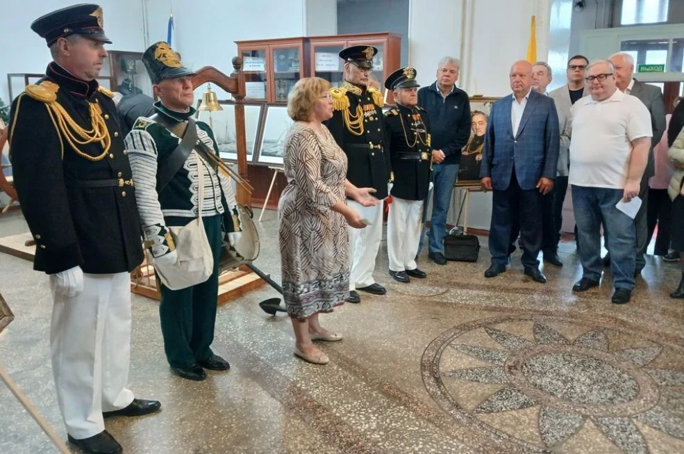 Шпионские тайны и легендарные корабли: в Морской библиотеке открылась экспозиция «Белые паруса адмирала Лазарева»