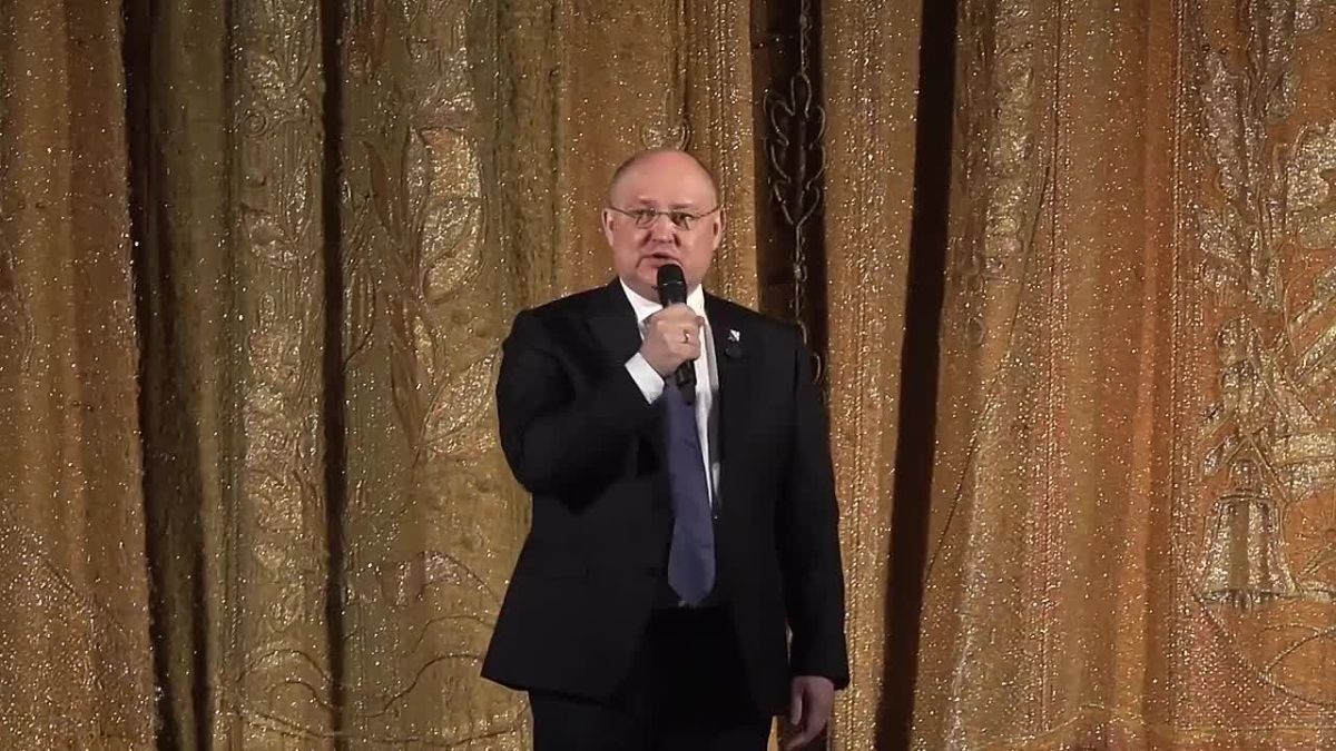 Севастопольских учителей наградили в преддверии профессионального праздника