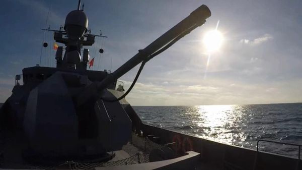В Севастополе идут военные учения