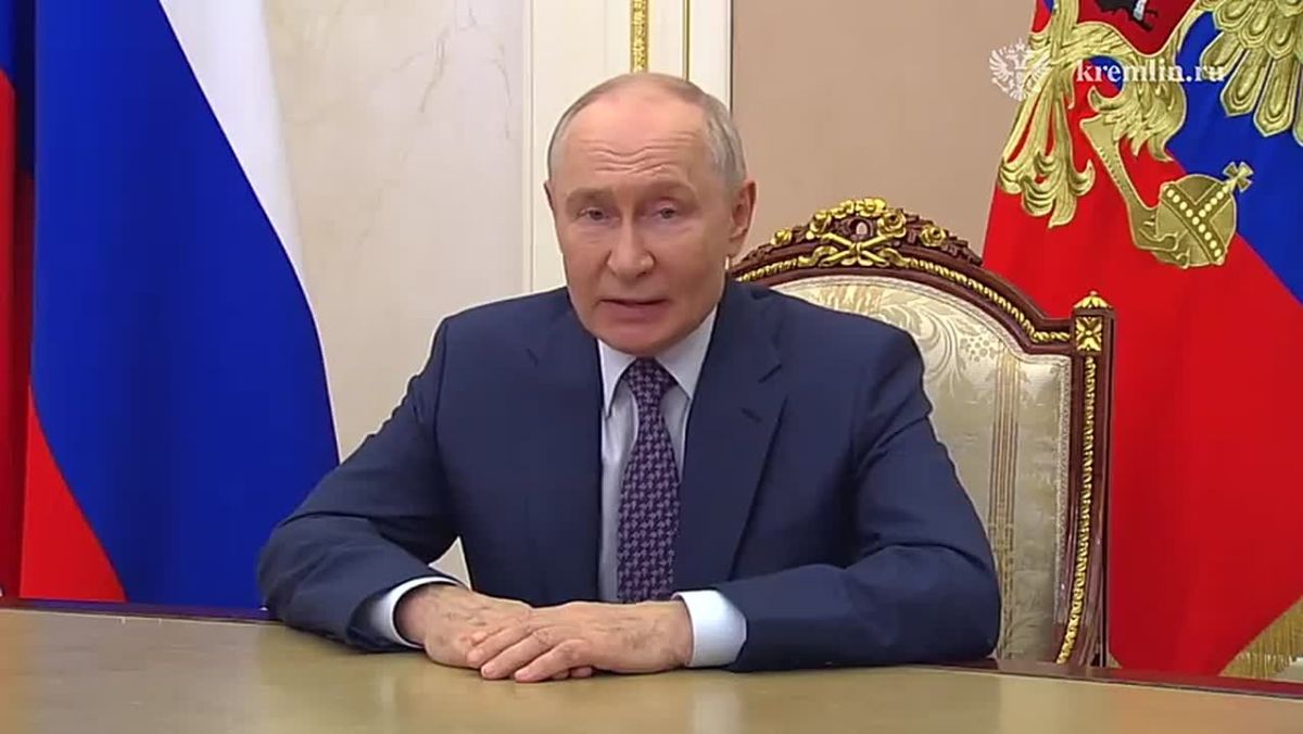 Владимир Путин поздравил педагогов с Днем учителя