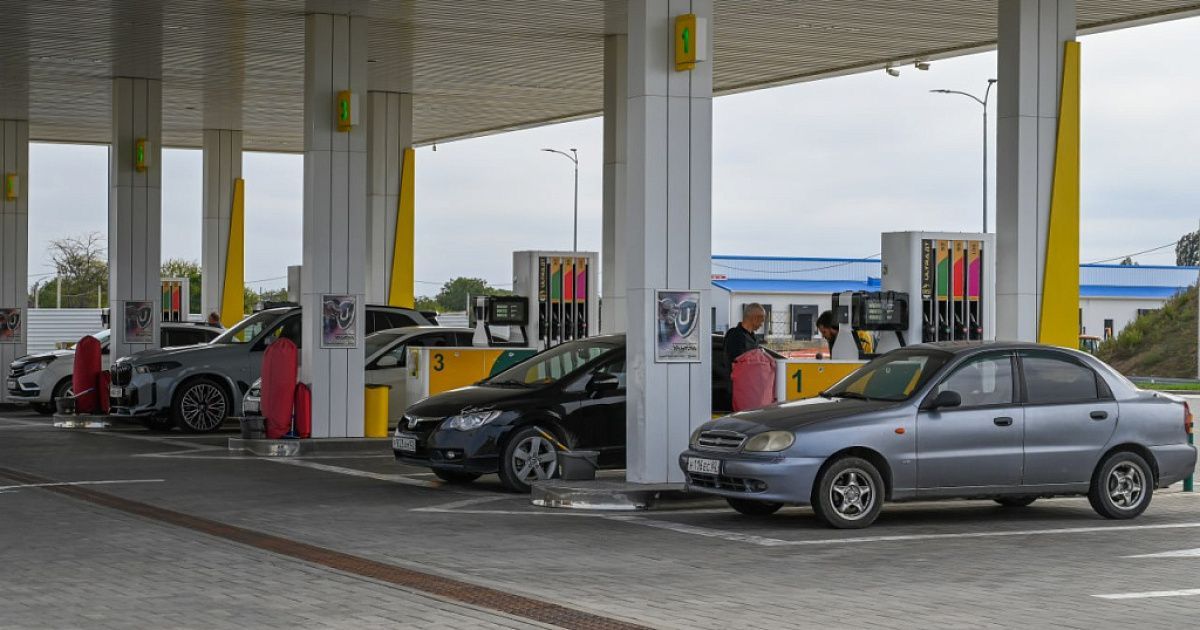 Где купить бензин и дизель по 100 рублей в Крыму 5 октября: адреса АЗС