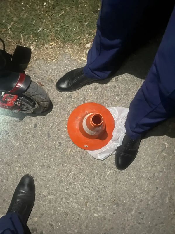 Севастопольские автоинспекторы задержали пьяного гонщика на электросамокате без прав, но с марихуаной