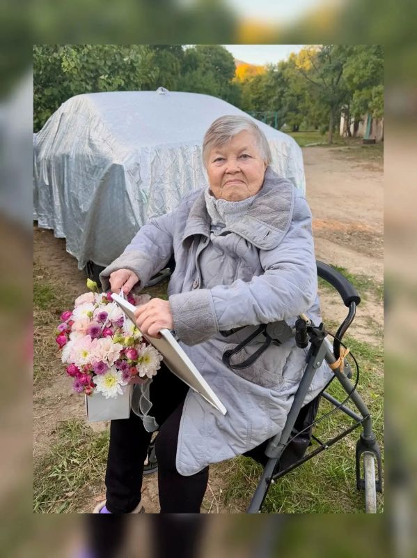 85 лет мудрости и тепла: долгожительницу поселка Кача поздравили с красивой датой!