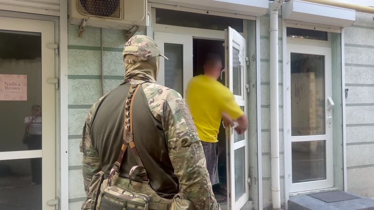 В Севастополе пресекли канал незаконного оборота табака на 15 млн рублей