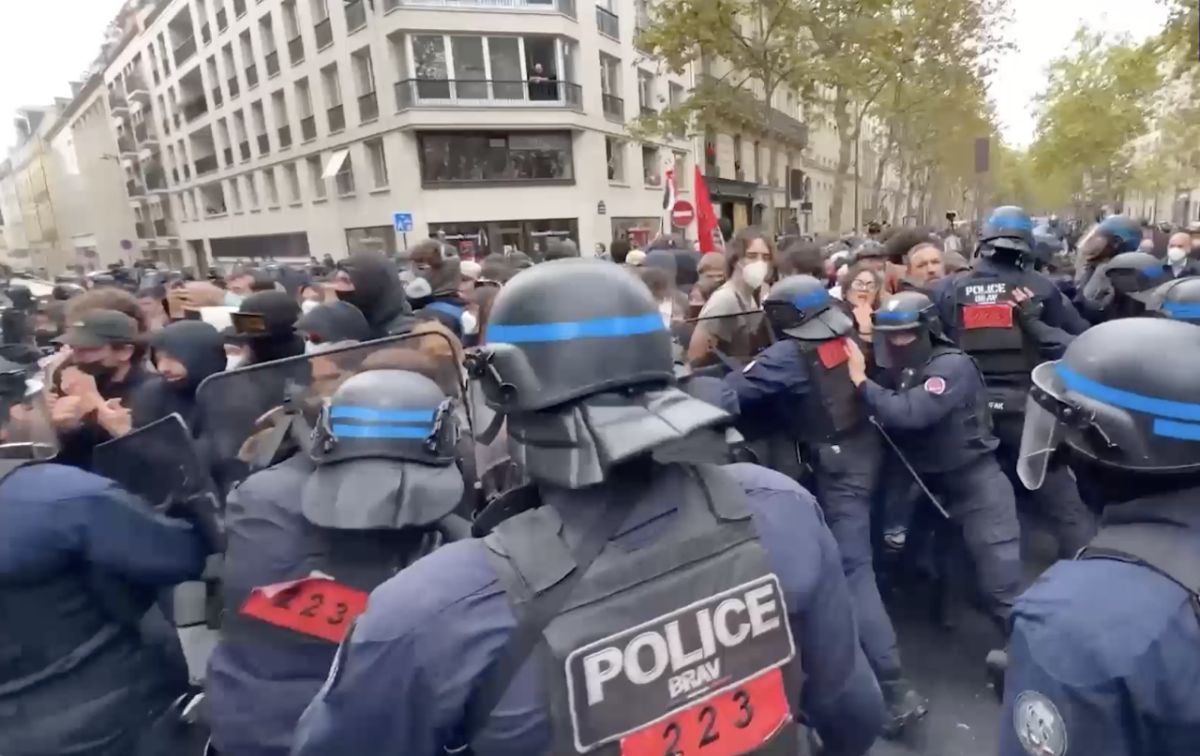 Во Франции задержали более 6,6 тыс. протестующих