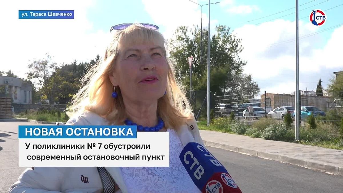 У поликлиники №7 обустроили современный остановочный пункт Возле поликлиники на улице Тараса Шевченко установили два современных остановочных павильона со стеклянными стенками, защищающими от дождя и ветра