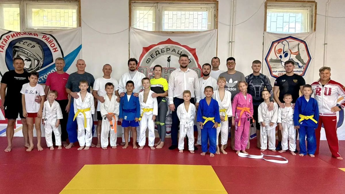 Спорт начинается с семьи. В Севастополе реализуется грантовый проект «Семья чемпионов — за Победу»