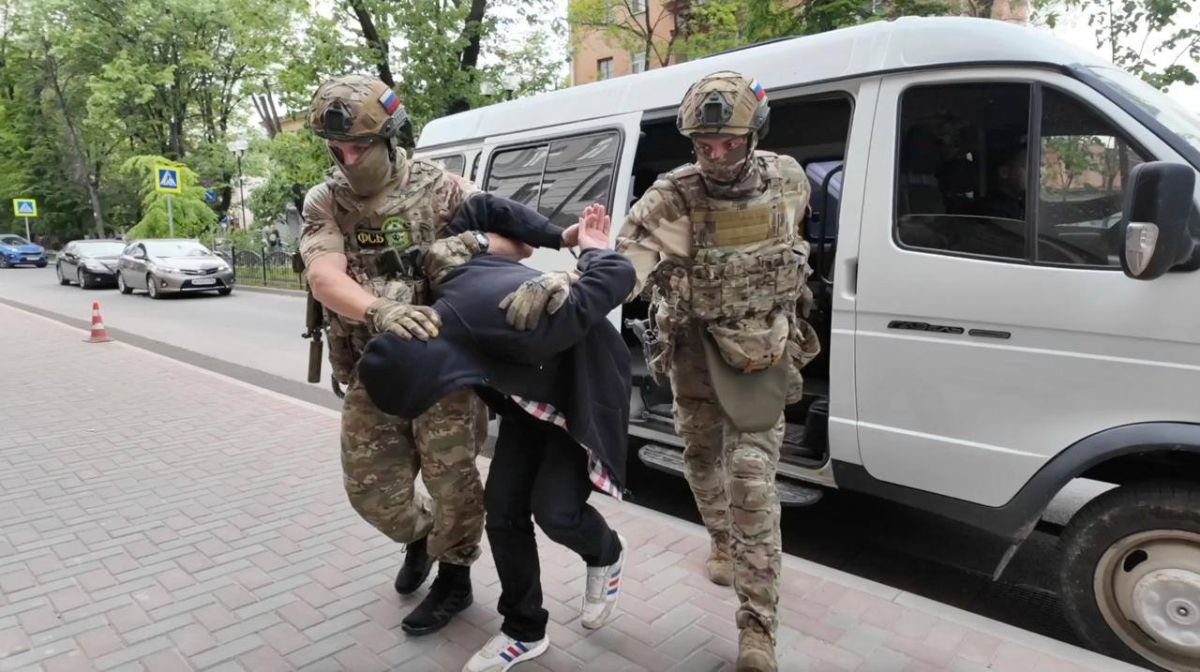 Двух агентов Киева приговорили к 25 и 17 годам колонии за подготовку теракта в Крыму