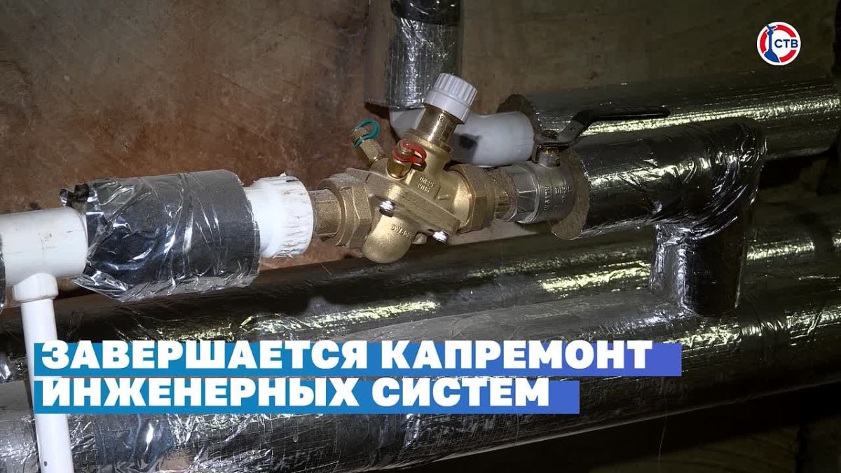 Мусоровозы вышли на линию – расскажем, как в Севастополе приводят в порядок контейнерные площадки и сколько техники задействовано в уборке
