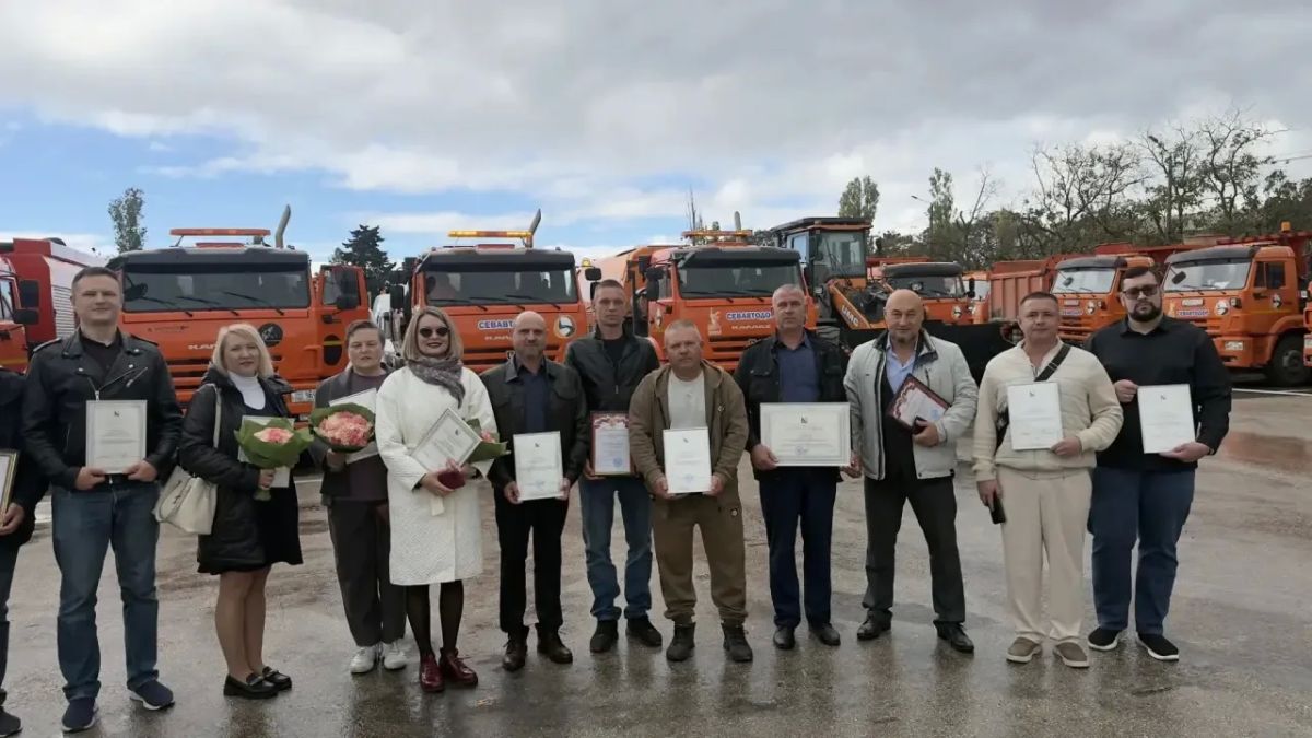 Поздравили дорожников с профессиональным праздником