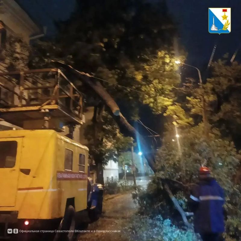 Севавтодор устраняет последствия непогоды в Севастополе