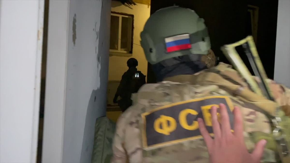 От 15 до 19 лет колонии: шестерых крымчан осудили за участие в запрещенной ячейке