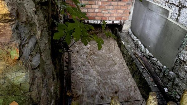 Школа в Алупке перешла на дистант из-за паводка
