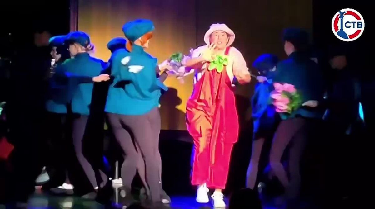 Поросёнок Фунтик возвращается! В Севастопольском ТЮЗе готовят премьеру Любимый герой мультфильма вместе с дядюшкой Мокусом оживёт на театральной сцене! Зрителей ждут невероятные приключения, яркие костюмы, необычные...