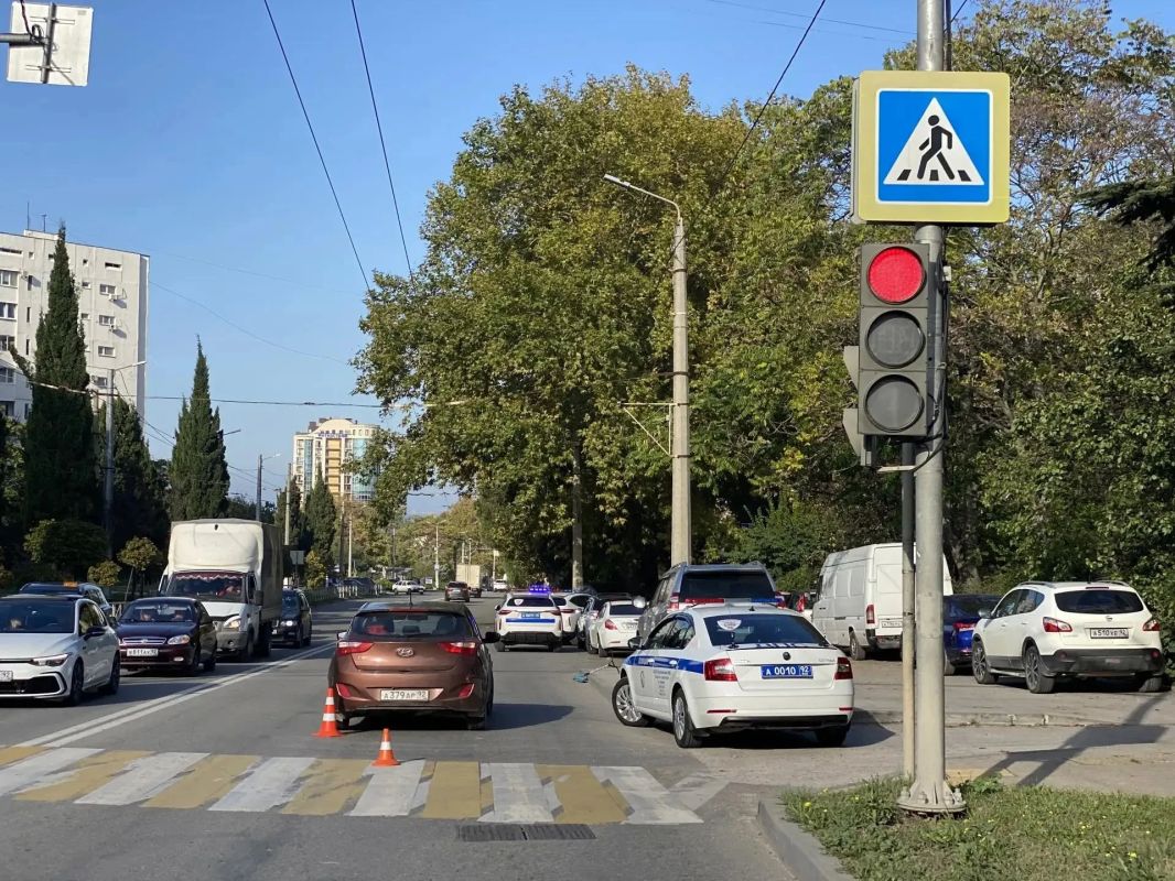 В Севастополе иномарка сбила 9-летнего мальчика на переходе