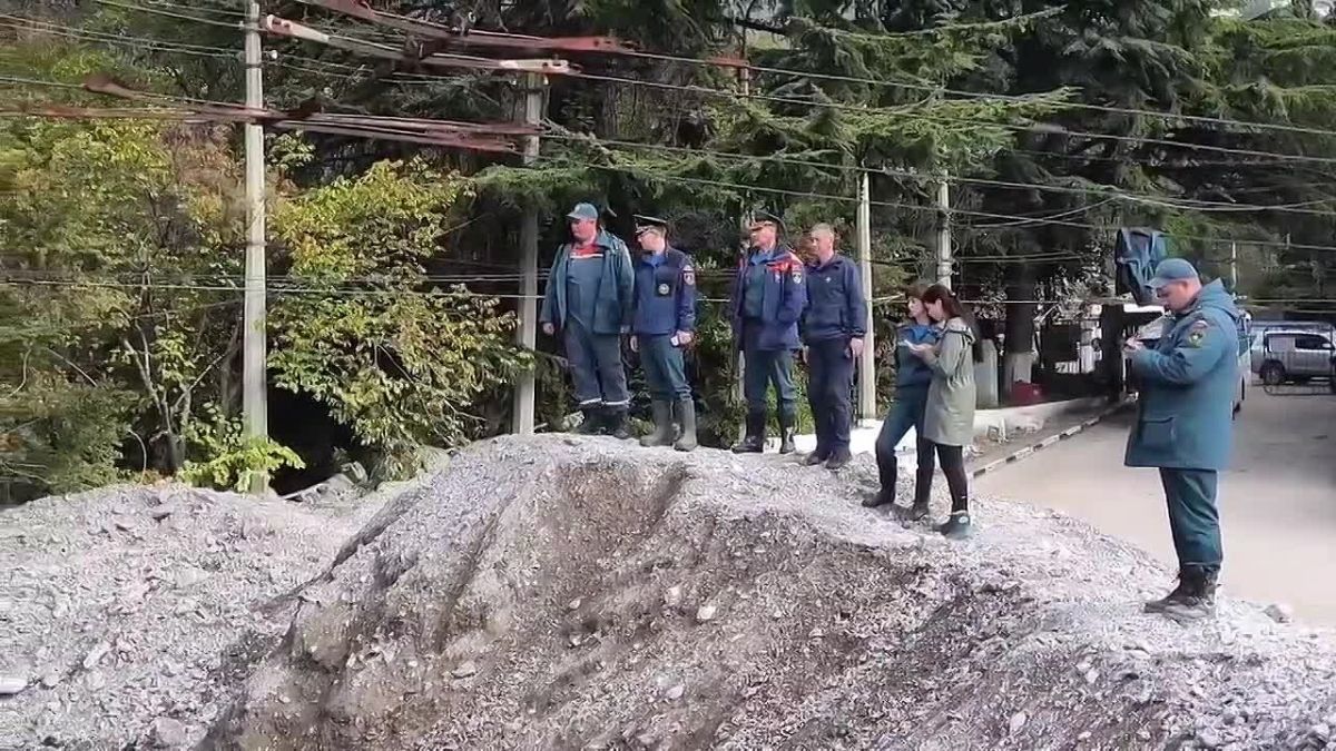 Вчера в Ялте устраняли последствия паводка: эвакуировали троллейбусы