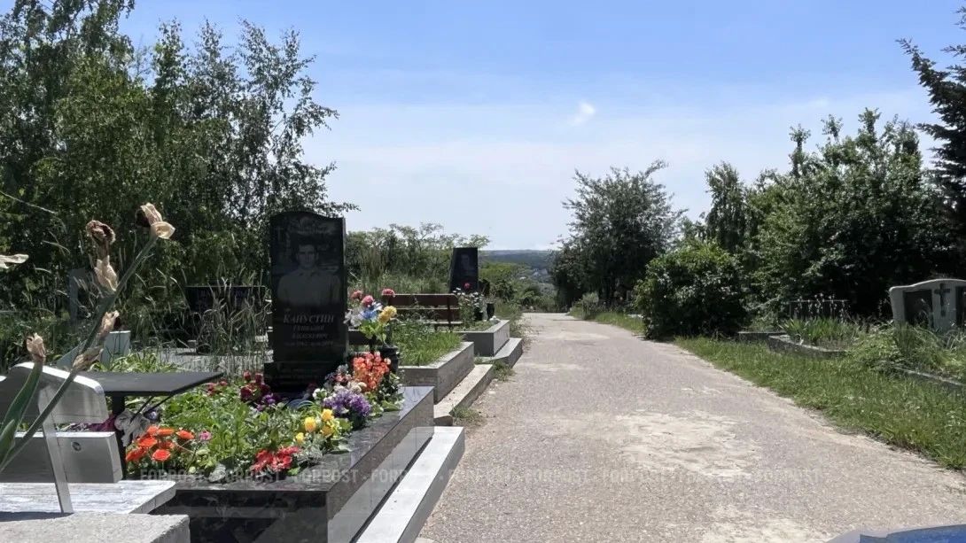 «10 октября была Покровская родительская суббота, много пожилых людей поехали на кладбище