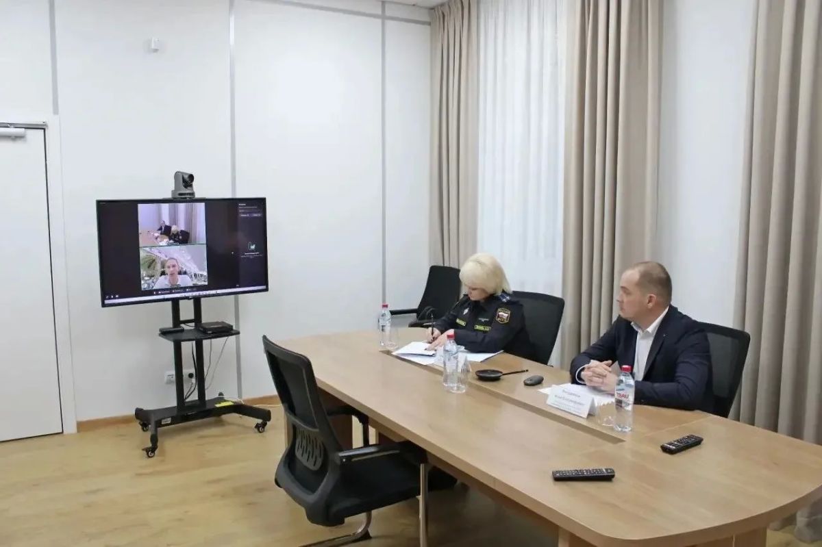 Илья Пестерников: Совместно с заместителем главного судебного пристава Республики Крым и города Севастополя Анжеликой Лугачевой провели приём предпринимателей - в том числе рассмотрели обращения в режиме ВКС
