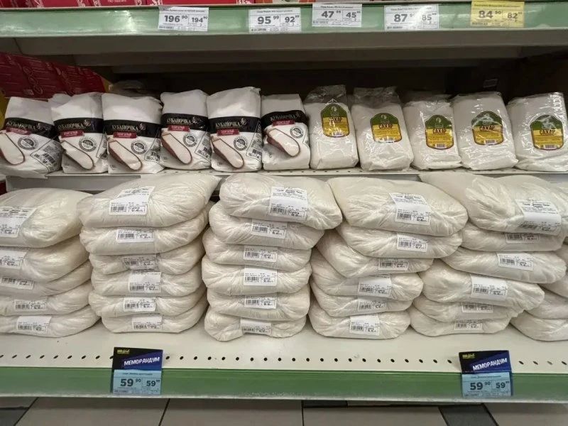 Магазины Севастополя продолжают работать при отключениях света благодаря генераторам