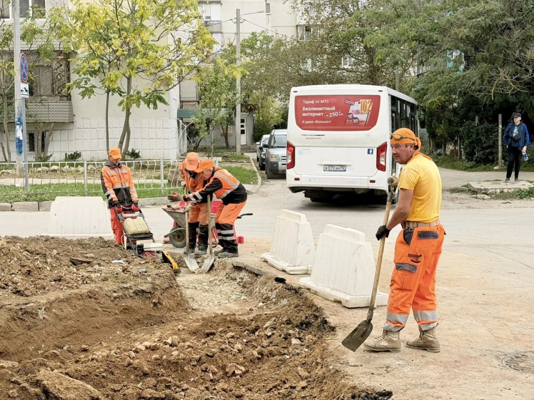 На улице Казачья в Севастополе строят кольцо для автобусов