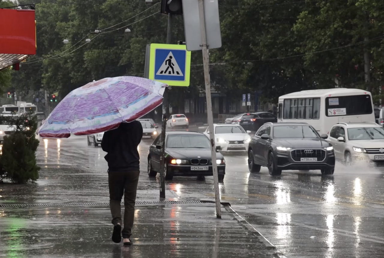 Крым накроют сильные дожди с ветром до 17 м/с