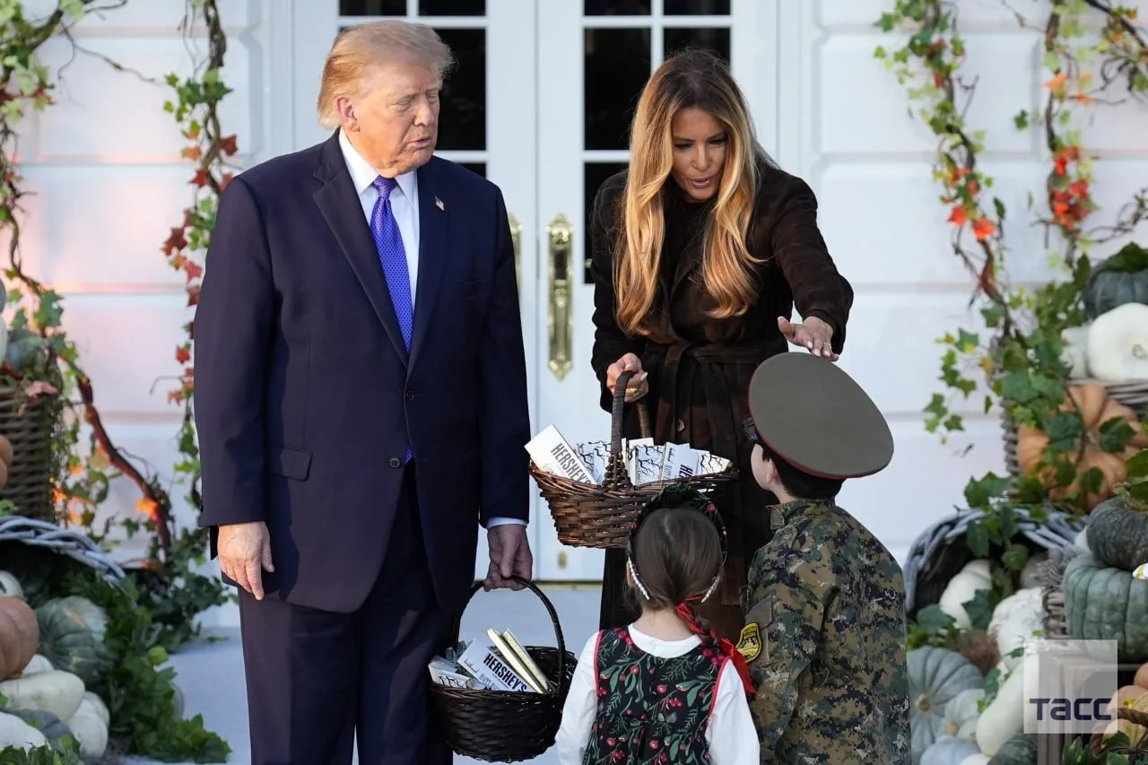 Мальчик в советской фуражке пришёл к Трампу