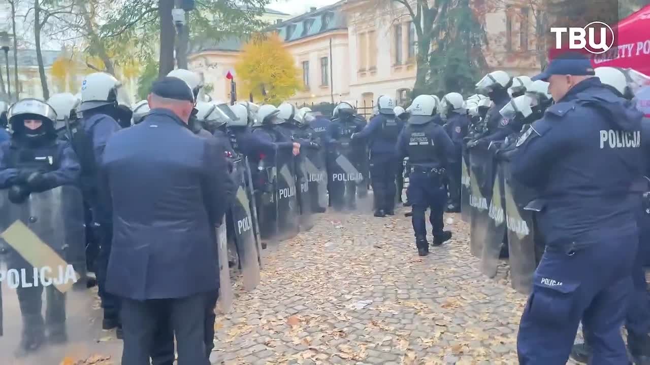Четырех человек задержали в Варшаве в ходе митинга у здания Конституционного трибунала